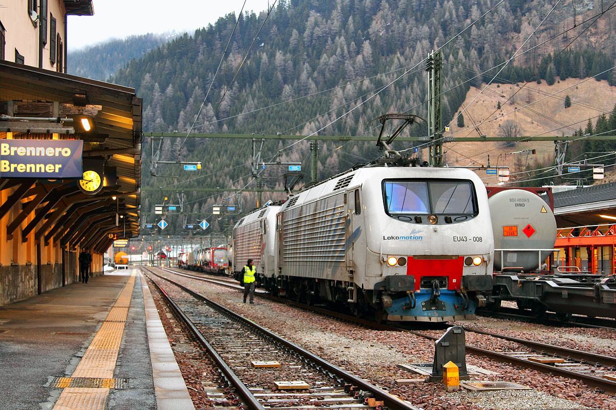 EU43-008