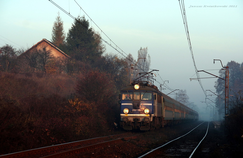 Dwanaście pudełek.