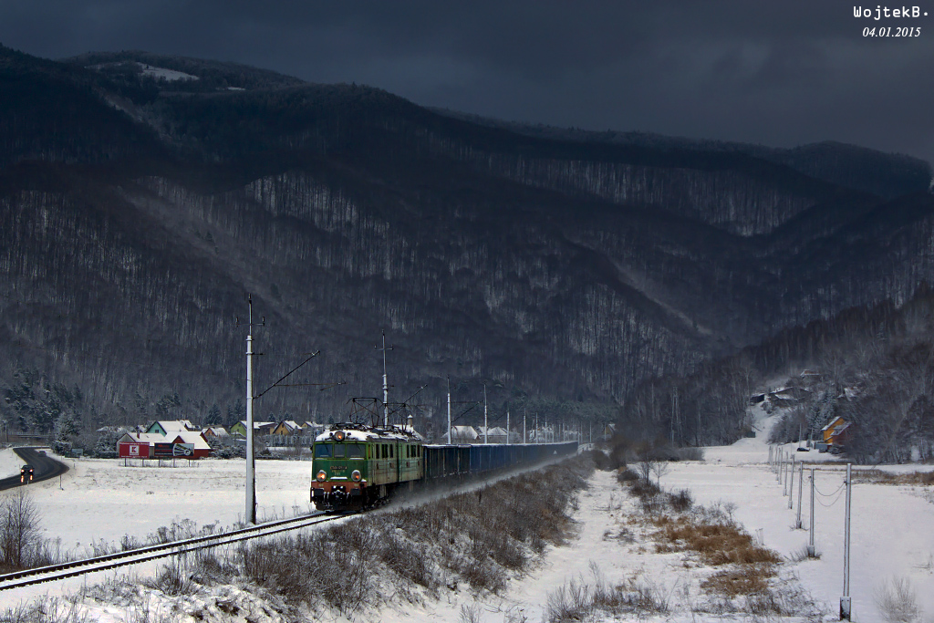 ET41 uciekający przed burzą śnieżną