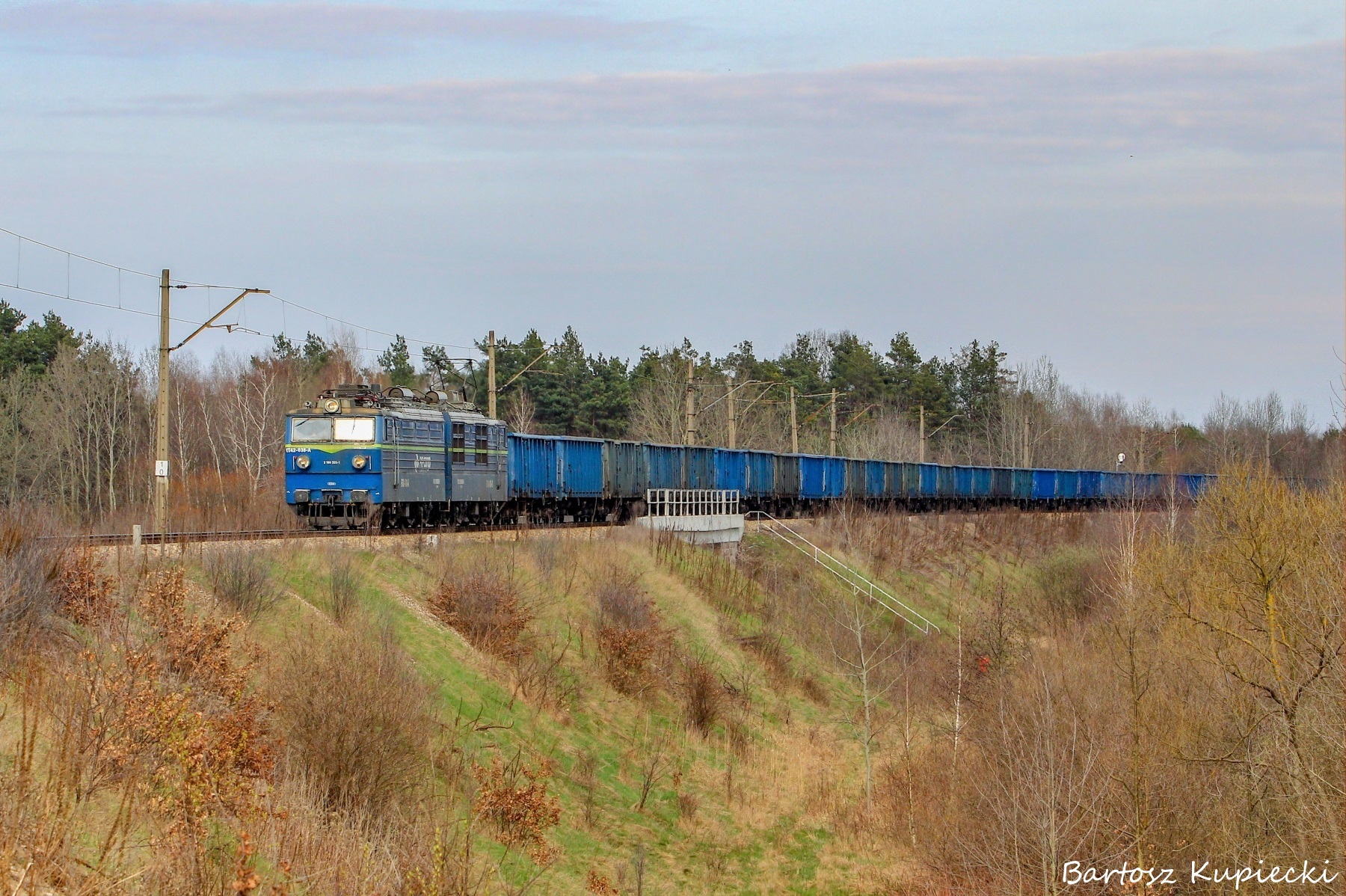 ET42-038 na łącznicy