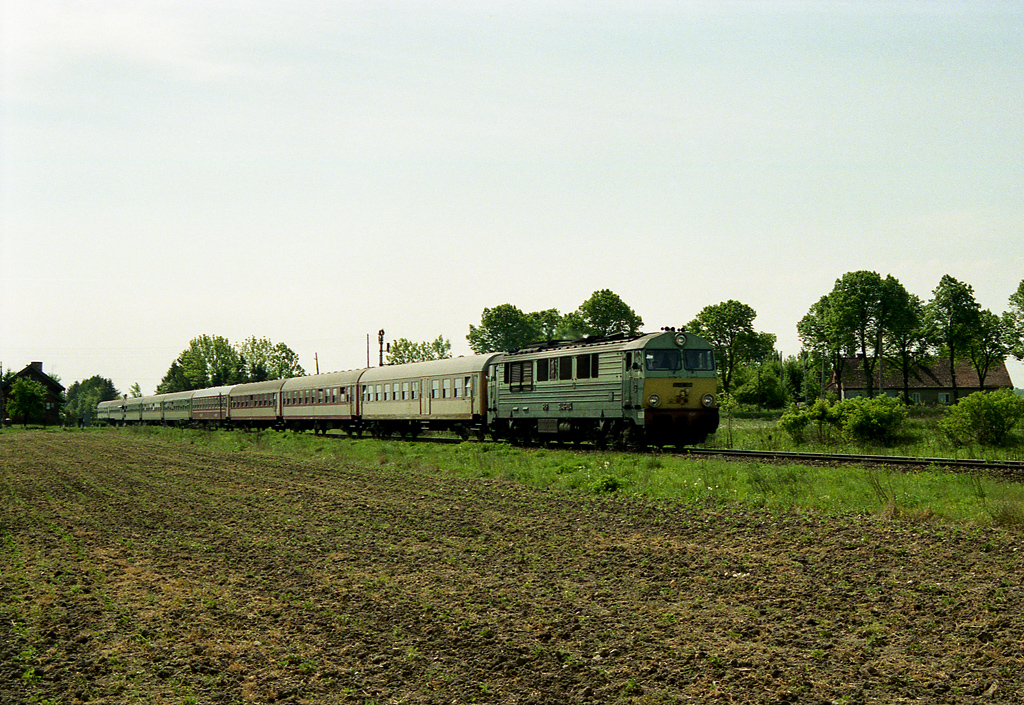 SU46-004 z osobowym ...