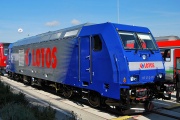 285 121